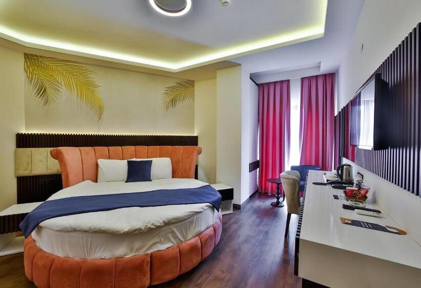 Pokój Standard Trzyosobowy, Kavala