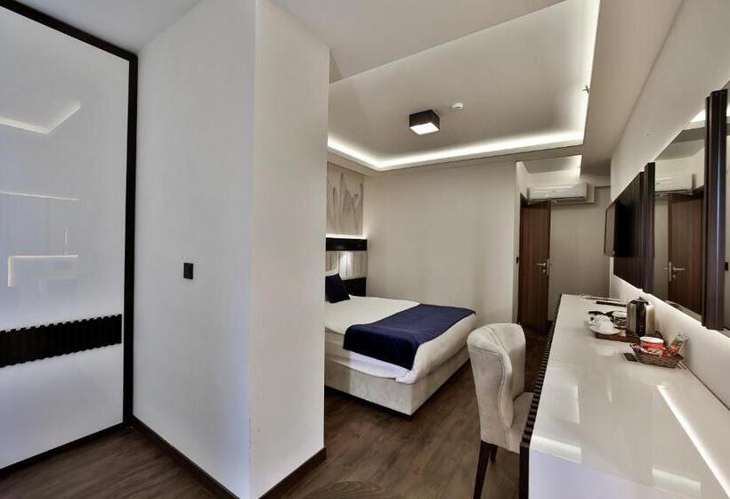 Pokój Ekonomiczny Jednoosobowy, Kavala