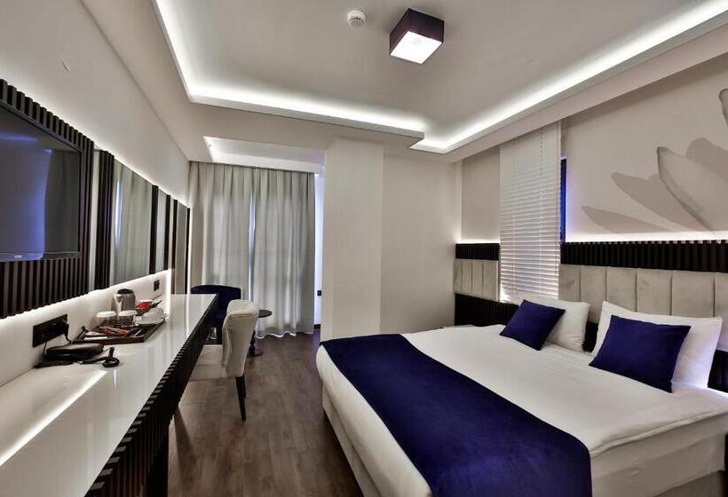 Pokój Ekonomiczny Jednoosobowy, Kavala