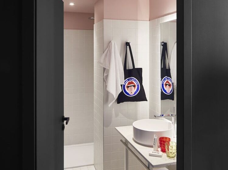 חדר סטנדרט, Mama Shelter Lille