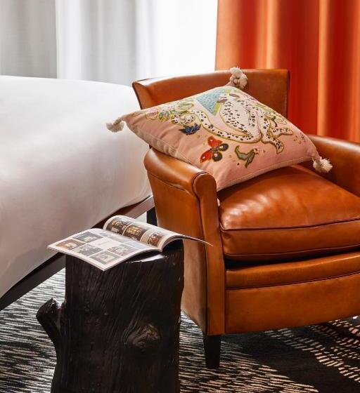 חדר בסיסי, Mama Shelter Lille