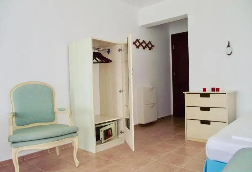 اتاق استاندارد یک نفره, Miramar Pansiyon