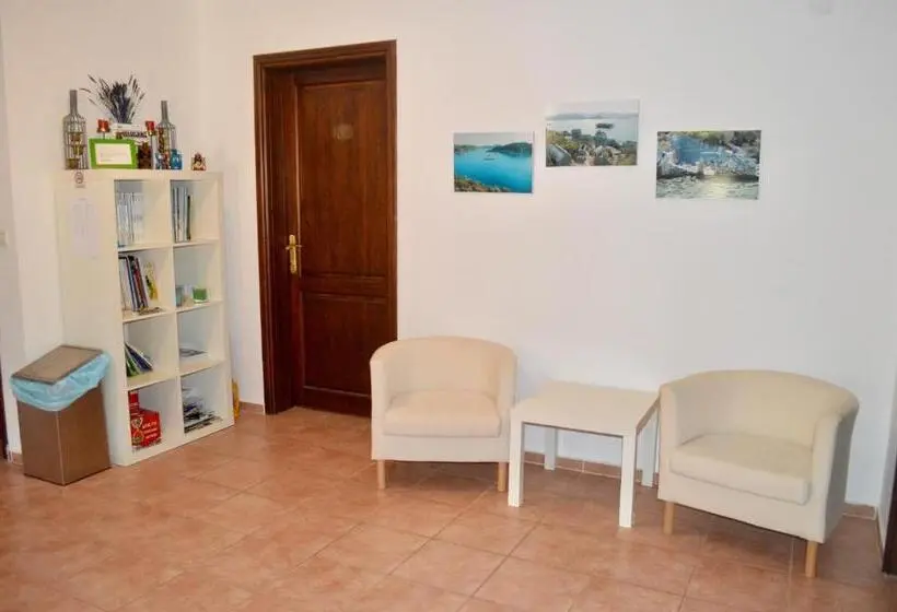 اتاق استاندارد یک نفره, Miramar Pansiyon