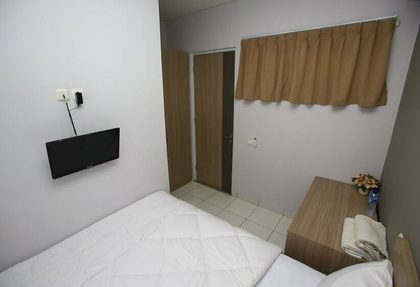 Standart Oda, Reddoorz @ Karet Pedurenan 2