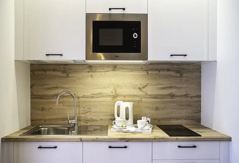 家族用アパートメント, Arena Castillo