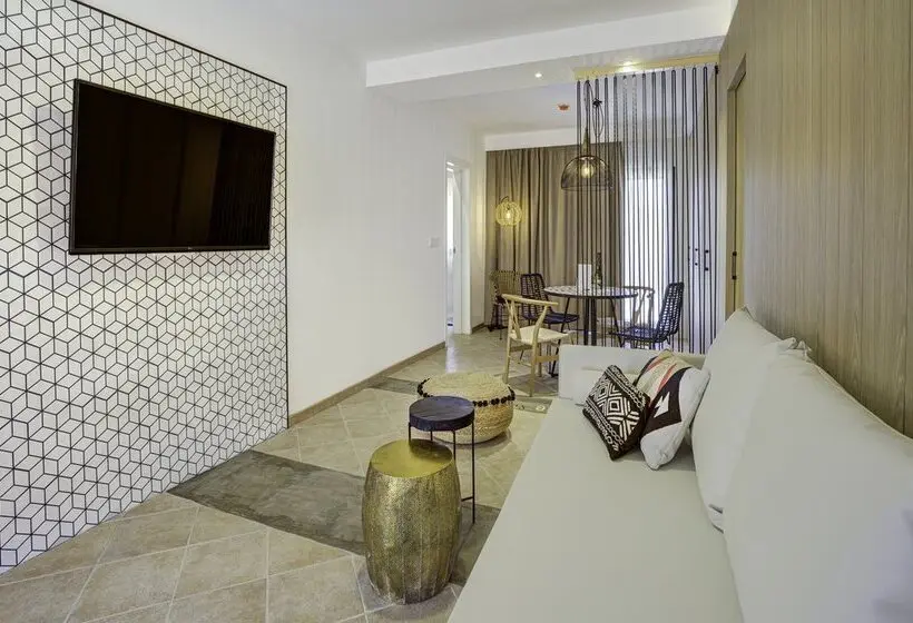 １ベッドルームファミリーアパートメント, Arena Castillo