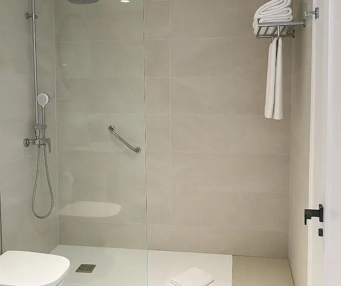 آپارتمان 1 خوابه, Arena Castillo