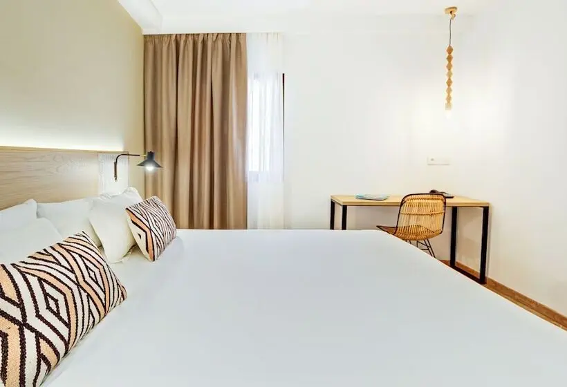 آپارتمان 1 خوابه, Arena Castillo