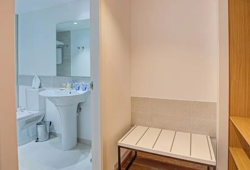 آپارتمان 1 خوابه, Arena Castillo