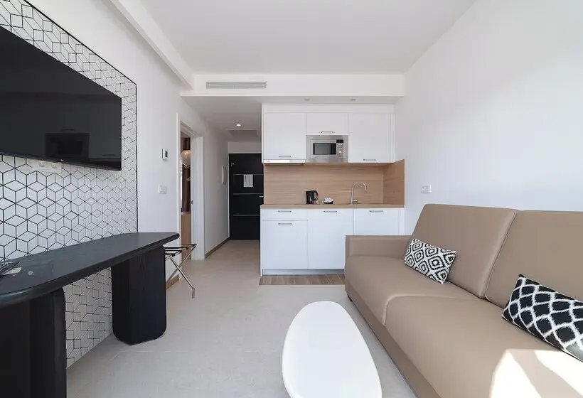 آپارتمان 1 خوابه, Arena Castillo