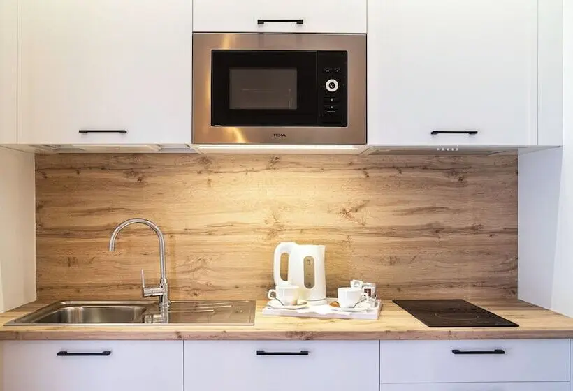 آپارتمان خانوادگی, Arena Castillo