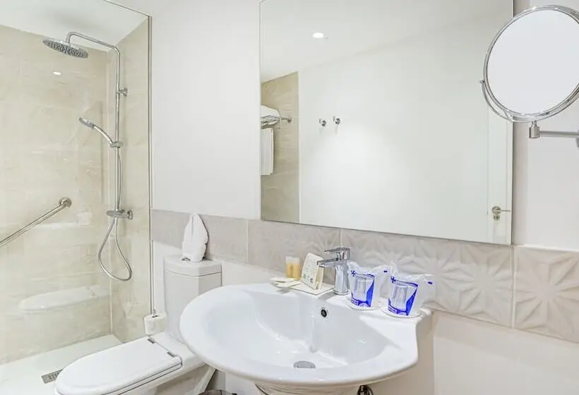 آپارتمان خانوادگی, Arena Castillo