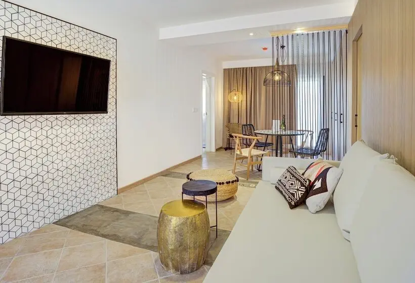 آپارتمان خانوادگی, Arena Castillo