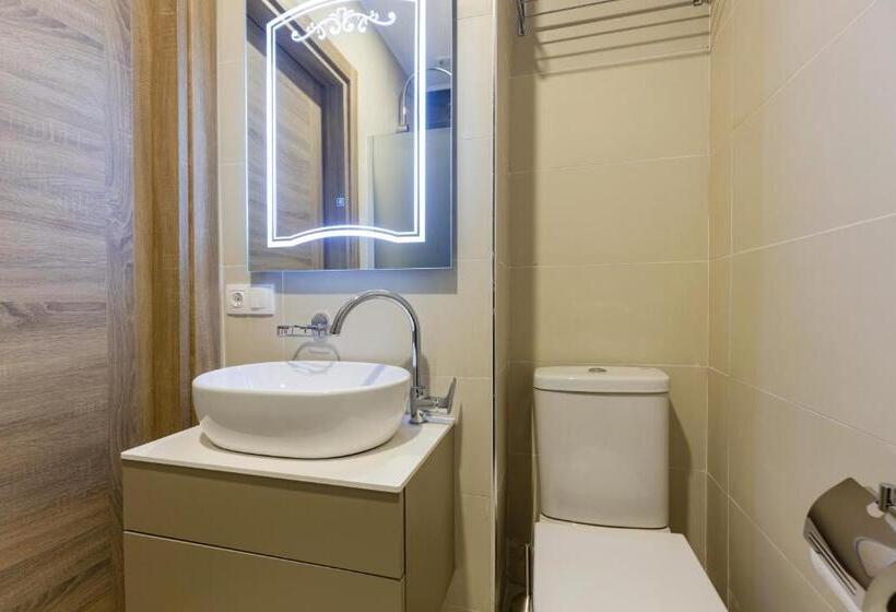 سوییت با چشم‌انداز دریا, Panorama Kvariati