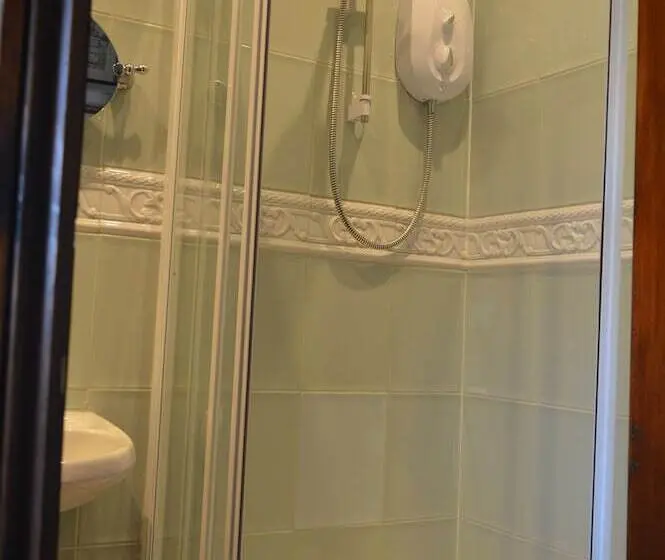スタンダードルーム, The Ilchester Arms Hotel, Ilchester Somerset