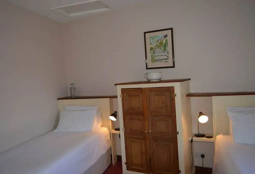 スタンダードルーム, The Ilchester Arms Hotel, Ilchester Somerset