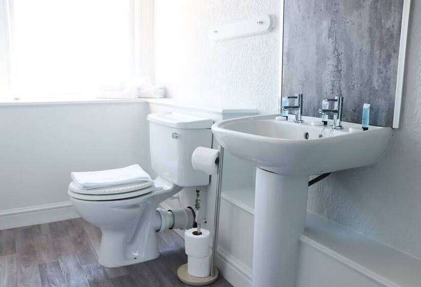 Номер Deluxe, The Royal Hotel Crewe, A Brilliant Collection