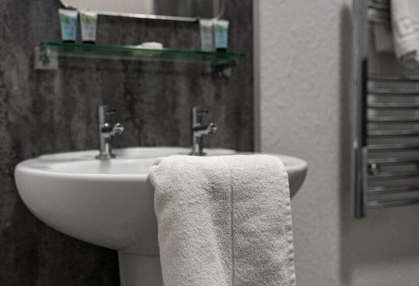 Номер Стандарт Индивидуальный, The Royal Hotel Crewe, A Brilliant Collection