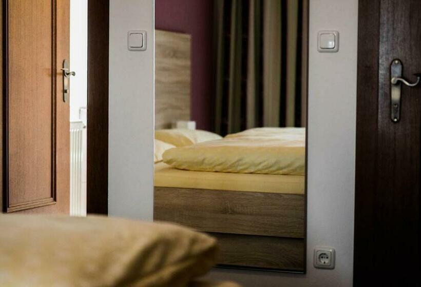 标准间, Pension Gstrein