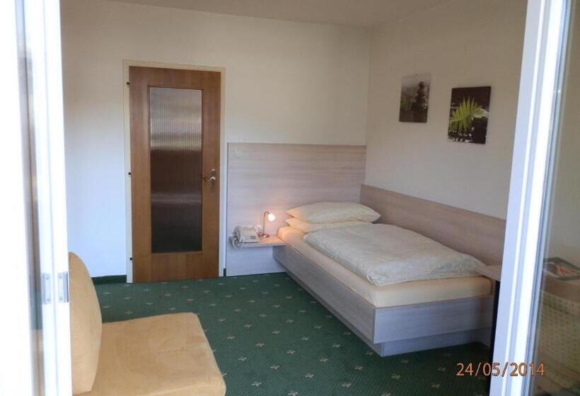 标准单人间, Pension Gstrein