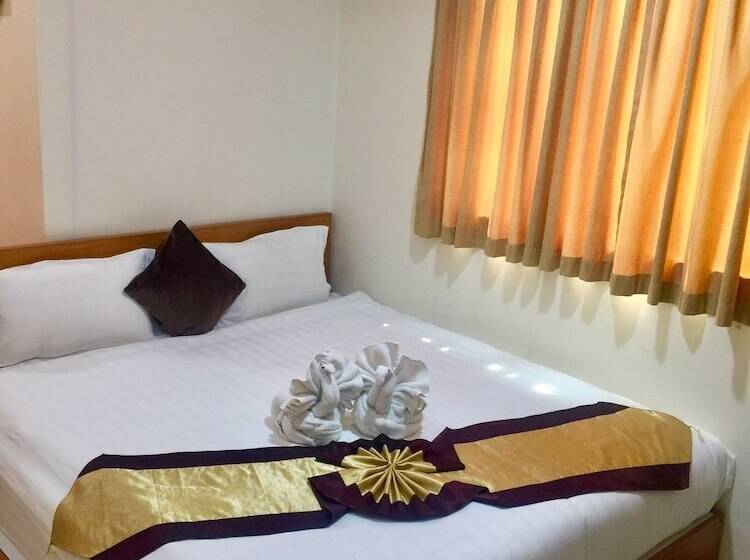 اتاق لوکس, City Central Inn