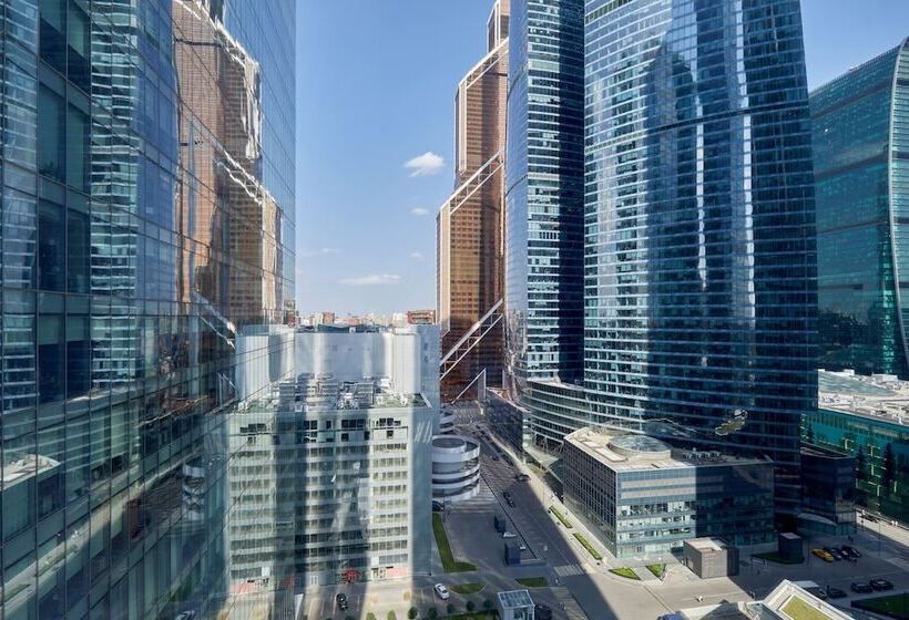 스탠다드 스튜디오, Diamond Apartments