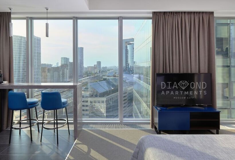 استودیوی استاندارد, Diamond Apartments