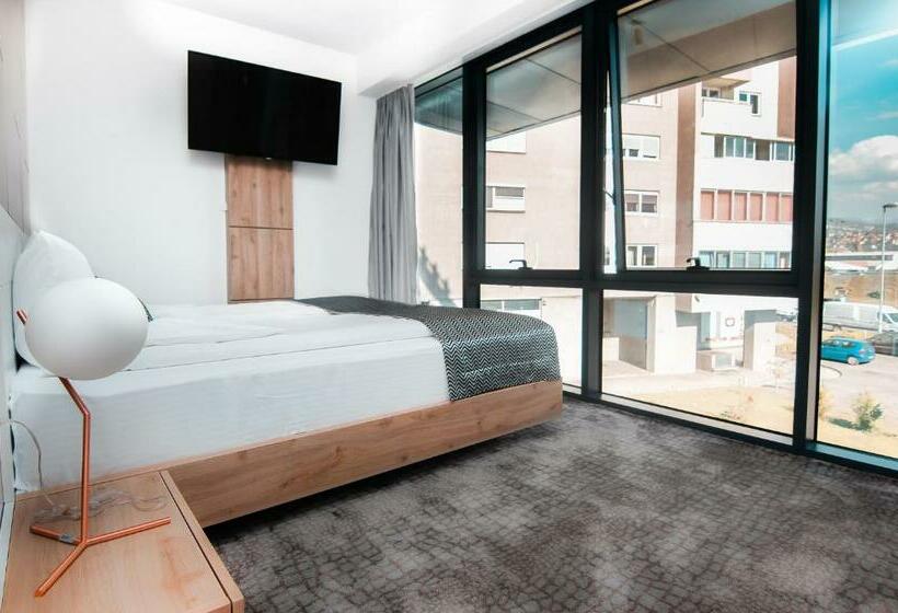 استودیوی استاندارد, Koncept Residence