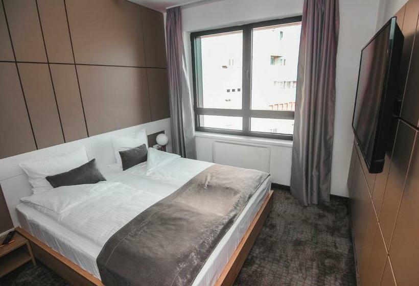 استودیوی استاندارد, Koncept Residence