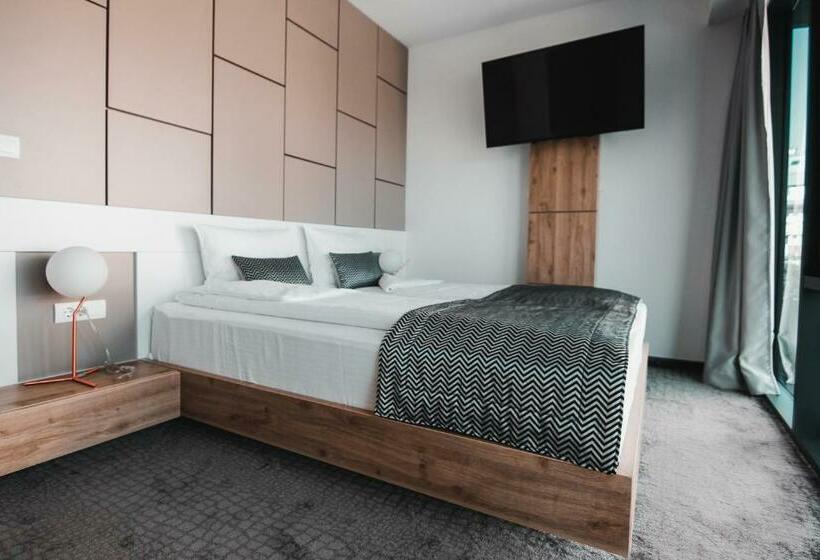 استودیوی استاندارد, Koncept Residence