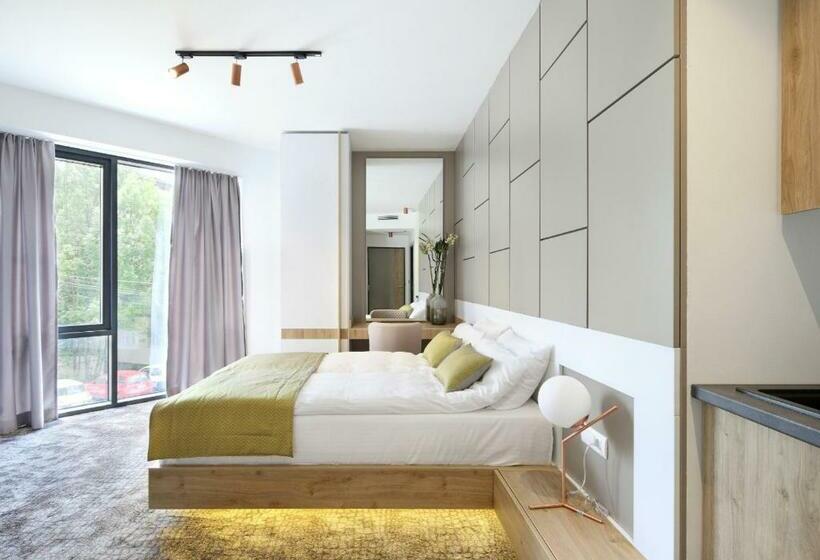 استودیوی استاندارد, Koncept Residence