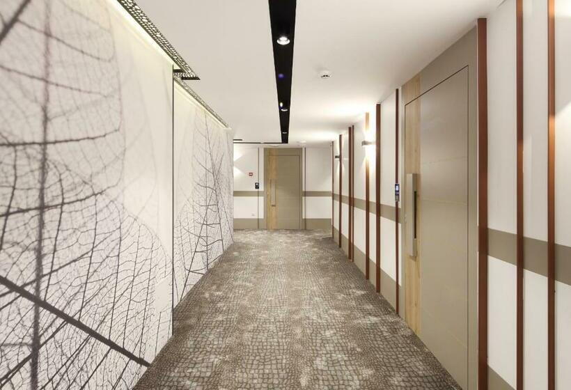 استودیوی استاندارد, Koncept Residence