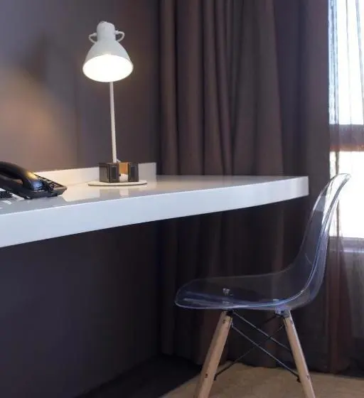 デラックスルーム, M Roof Hotel & Residences