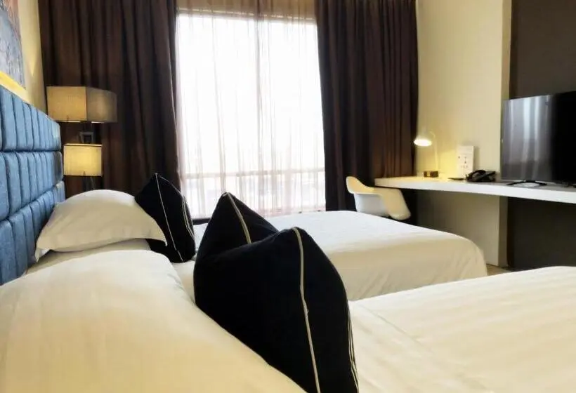 デラックスルーム, M Roof Hotel & Residences
