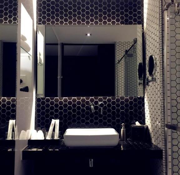 חדר דחוקס עם מיטת קינג, M Roof Hotel & Residences