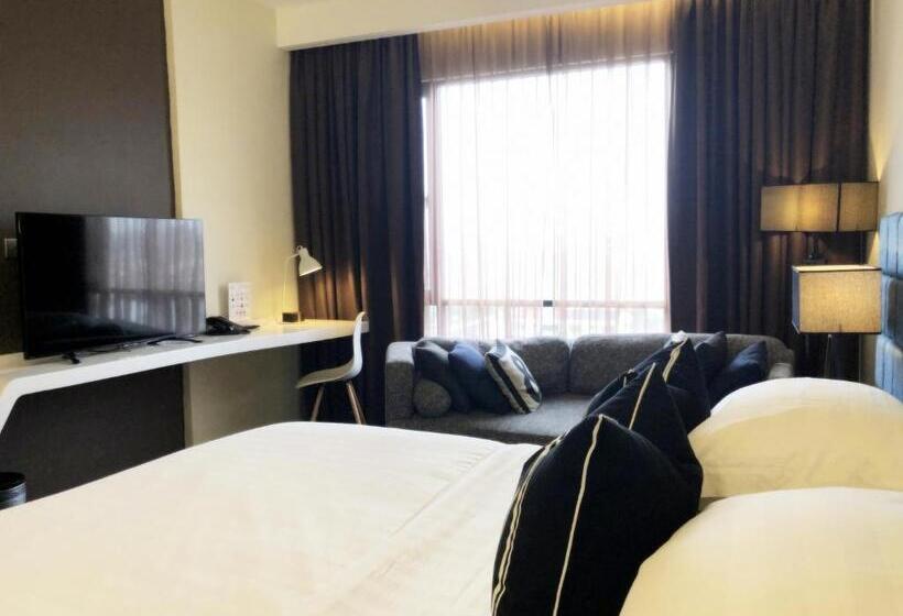 חדר דחוקס עם מיטת קינג, M Roof Hotel & Residences