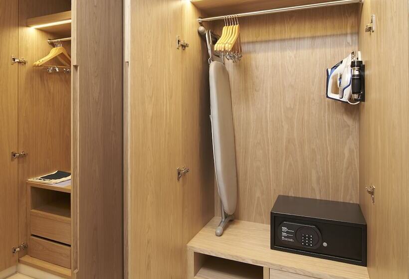 발코니가 있는 스위트, Ozo Phuket