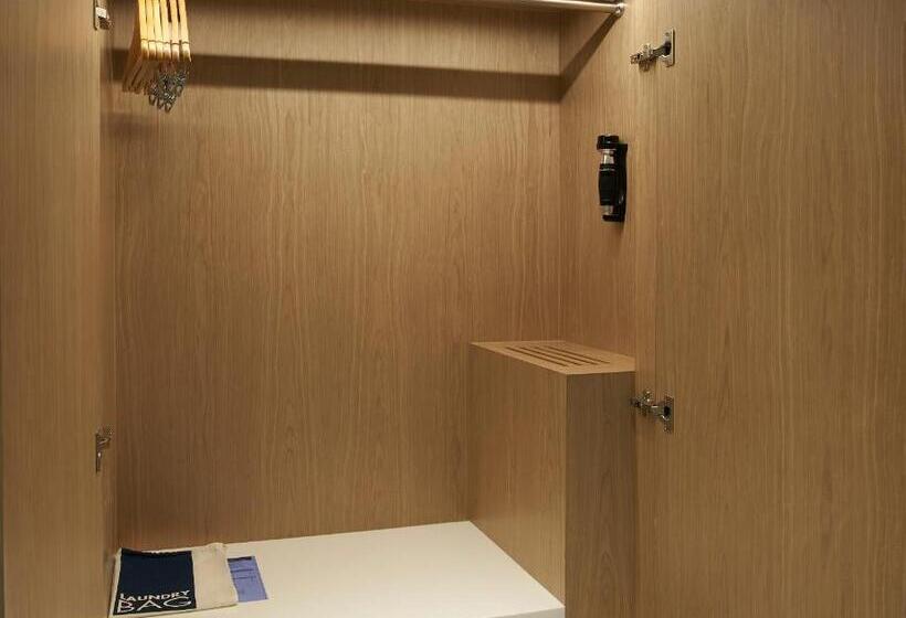 스탠다드 룸 킹사이즈 침대, Ozo Phuket