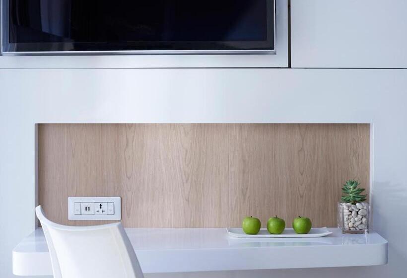 디럭스 룸, Ozo Phuket