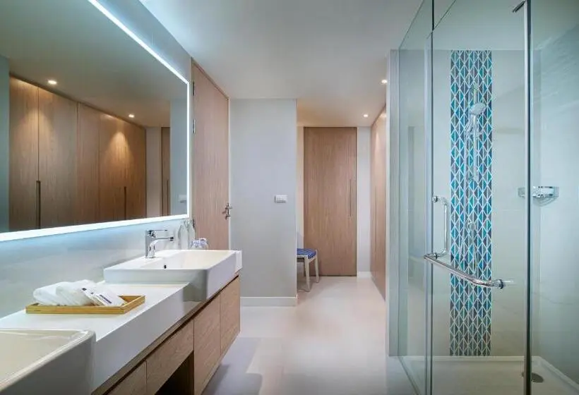 Suite mit Balkon, Ozo Phuket