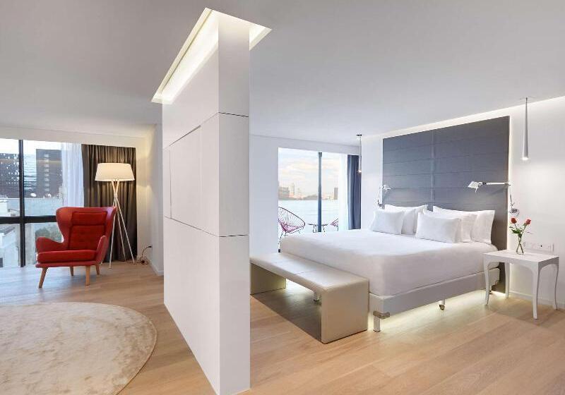 חדר דחוקס עם מיטת קינג, Ozo Phuket