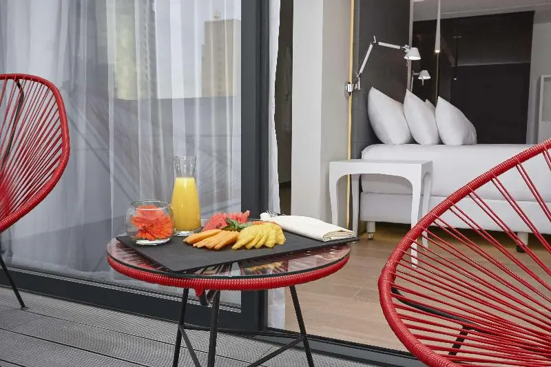 Deluxe Zimmer Kingsize Bett, Ozo Phuket