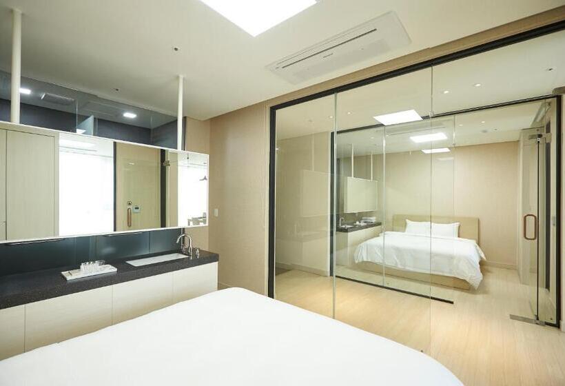 ジュニアスイート, Pyeongchang The White