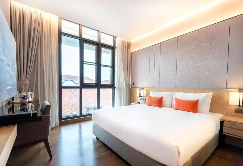 غرفة قياسية داخلية, Victoria Garden