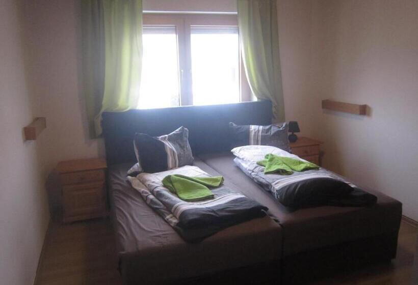 スタンダードルーム, Garni Austermayer