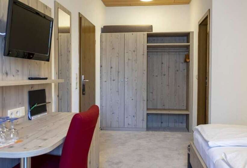Quarto Estandar Individual, Landgasthaus Zollerstuben