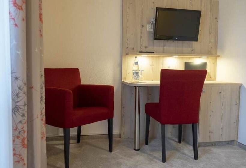 Quarto Estandar Individual, Landgasthaus Zollerstuben