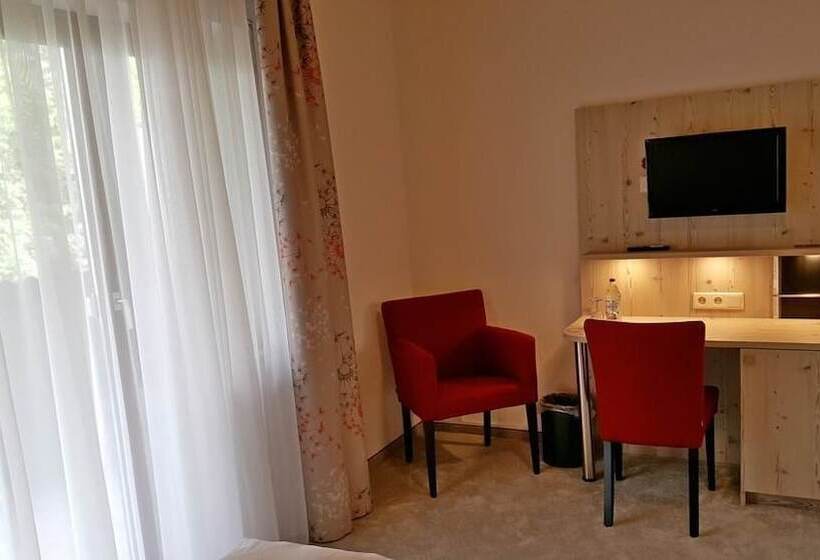 Quarto Estandar Individual, Landgasthaus Zollerstuben