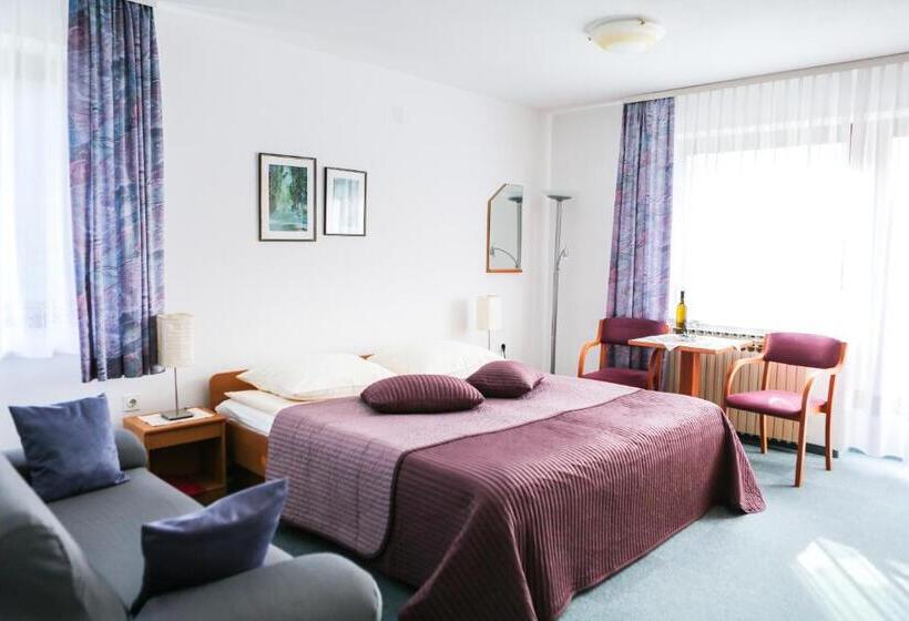 带阳台标准四人间, Vila Romana