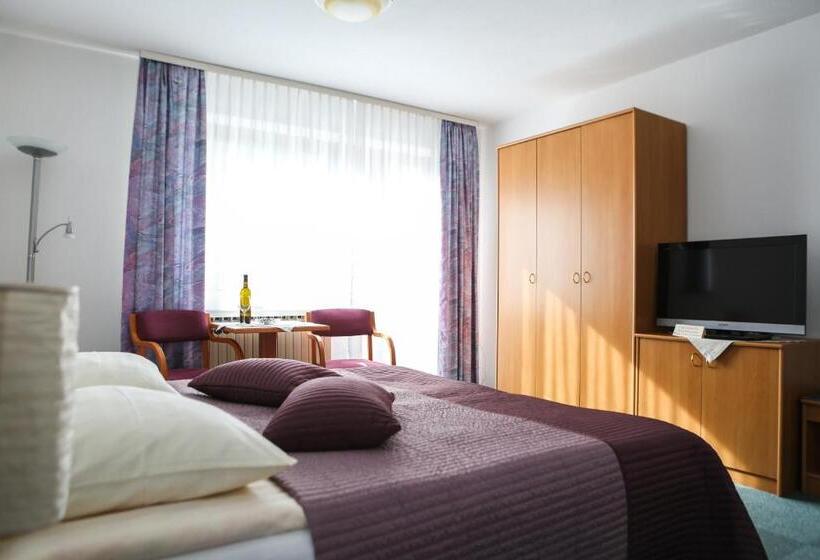 带阳台标准四人间, Vila Romana